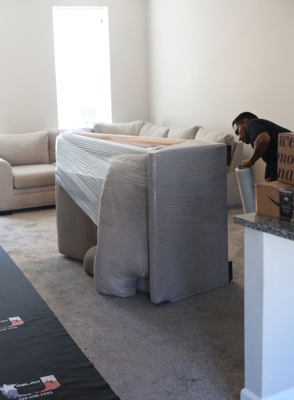 Men packingPacking Moving Unloading and Unpacking